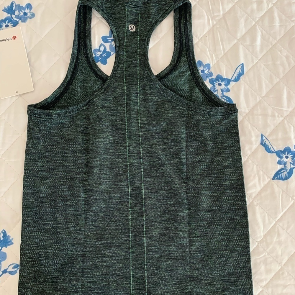 Lululemon Swiftly Tech Racerback 2.0 - Picture 9 of 11